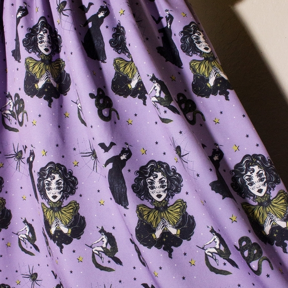 Mystic Madness Gathered Skirt- OBLONG BOX SHOP - SZ XL - Picture 2 of 6